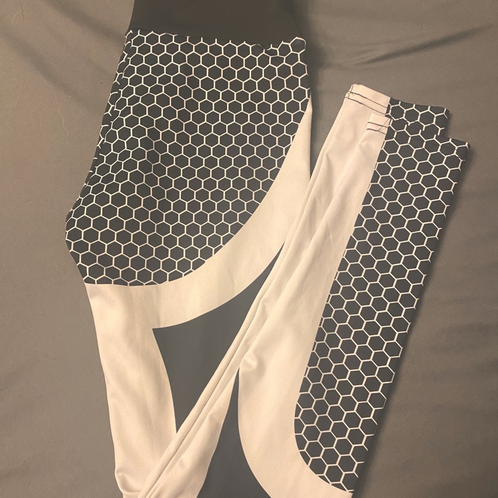 Athletic tights